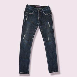 Monica's low-rise Y2K Embroidered Straight Leg Jeans Size 26